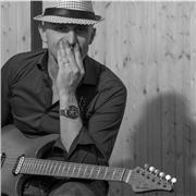 GuitarLab Scuola di Musica offre corsi di chitarra e di altri strumenti, nelle sue tre sedi a Genova