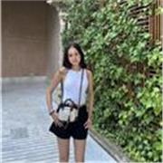 Doy clases a ESO e incluso bachillerato tanto de inglés (tengo el first y me estoy sacando el C1) y otras materias como biología 