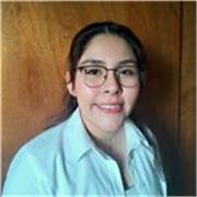 Maestra de apoyo para niños y adolescentes