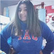 Asistente de aula imparte clases particulares de matemática básica y media