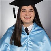 Graduada en Historia aunque disponible para reforzar en Primaria y Secundaria otras materias.
