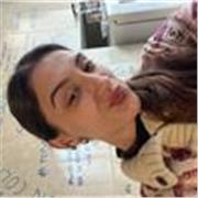 Estudiante de Filología Hispánica con experiencia enseñando y cuidando niños. 