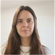 Profesora de contabilidad imparte clases de nivel primario a universitario