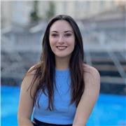 Laureanda in Scienze linguistiche e letterarie della traduzione (LM-37), offre aiuto compiti  elementari e medie,a Roma e online.