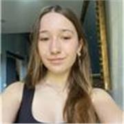 Actualmente estoy estudiando Filología hispánica en la Universidad de Barcelona, aunque podría ayudar también en otras materias.