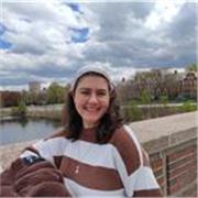 Profesora de biología, recién graduada en Biotecnología para dar clases online a alumnos de primaria, ESO y bachillerato. 