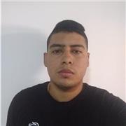 Profesional joven en administración de empresas con español nativo para clases a jóvenes entre 20-30 años