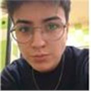 Titulada en química, imparte clases de matemáticas, química, física para primaria, eso, bachiller