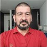 Profesor de Filosofía y Ciencias Sociales. Con experiencia de más de 25 años en educación media y universitaria