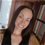 Profesora de refuerzo escolar para alumnos de primaria.