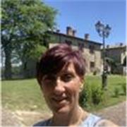 Docente scuola superiore impartisce lezioni di inglese, francese, italiano, storia