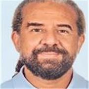 He escrito dos libros en ingles, no tengo ningùn problrms enseñar la idioma a cualquier alumno. 