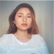 Alumna universitaria ofrece clase a adolescentes de la eso