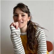 Professeure de design et creativité. Arts plastiques en francias, anglais et espagnol native.