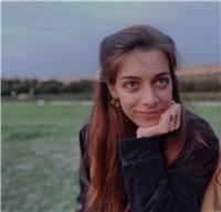 Pianista con laurea magistrale in conservatorio (110/110) offre lezioni private di pianoforte e solfeggio.