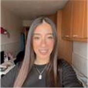 Me considero una persona paciente, organizada y comprometida con el aprendizaje de los niños. Me gusta explicar de forma clara.