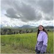 Profesora de inglés básico para alumnos que quieran poder comunicarse en inglés