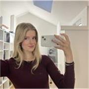 Estudiante de física y antigua alumna del liceo francés, imparte clases de física y/o matemáticas.