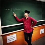 Professeur d'économie titulaire d'un doctorat et d'une expérience de presque 10 ans dans le Supérieur