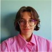 Donne des cours de soutien scolaire et aide aux devoirs pour les primaires et secondes