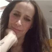 Me defino como una persona empatica, paciente, resolutiva , muy responsable ,apasionada por mi trabajo