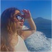Ciao! Sono Giulia, ex studentessa del liceo classico, attualmente studentessa di psicologia a Torino. Se interessati non esitate a contattarmi :)
