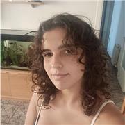 Soy una estudiante de universidad que busca ganar experiencia y le podría dar cualquier clase a niños de primaria.