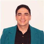 Profesor de Español y Sociales imparte Clases