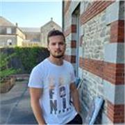 Ancien élève de CPGE MPSI et PSI je suis disponible pour donner des cours de maths et de physique du collège à la terminale