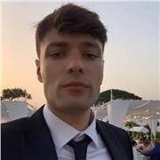 Laureato in Ingegneria Meccanica impartisce lezioni di matematica e fisica