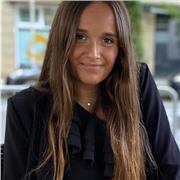 Profesora titulada en el Grado de Administración y Dirección de Empresas y en el Máster de Profesorado de ESO, Bachiller y FP. 
Me encantan las clases dinámicas y que tanto alumnos como profesor estemos en sintonía para conseguir los objetivos.