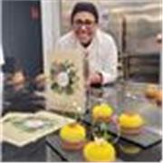 Profesor pasteleria experto en repostería vegana y sin gluten