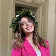Studentessa magistrale presso la Sapienza e Dottoressa in Lettere moderne impartisce lezioni di letteratura italiana (e non solo)