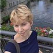 Englisch-Tutorin mit einem Hintergrund in Übersetzten und Dolmetschen. 