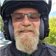 Mature guy with a open mind who is looking to teach adults English , my main is to create confidence using English