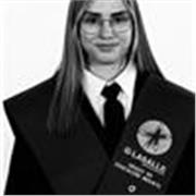 Titulada en magisterio infantil y actualmente acabando magisterio primaria  con pedagogía terapéutica.