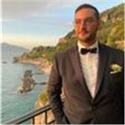 Laureato in Economia, offre lezione in economia aziendale, ragioneria generale e professionale, Microeconomia