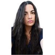 Studentessa magistrale di Ingegneria Biomedica al Politecnico di Milano impartisce lezioni di matematica a studenti di scuole di qualunque grado