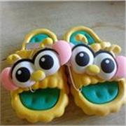 Maestro de apoyo a jóvenes en clases de matemáticas