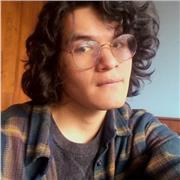 ¿Te interesa tocar guitarra eléctrica, conseguir y recrear diferentes sonidos o empezar a componer?