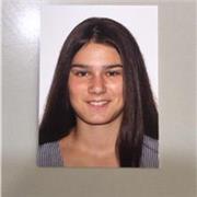 Licenciada en educación primaria y con mención en educación física.