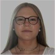 Me defino como una chica a la cual le gusta aprender, enseñar, dar consejos...
Me considero una persona bastante alegre, atenta, c