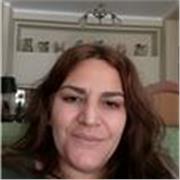 Vivi en Francia desde los 6 hasta los 9.Soy egresada del liceo francés. Enseño dese el 2006, Verbos , fonética y gramática