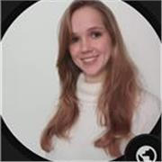 Profesora con Máster en Educación y C1 de inglés, con experiencia impartiendo Biología en español e inglés, Matemáticas y Física y Química en Primaria y ESO, e Inglés hasta B1. Clases online de Ciencias, Biología y apoyo para FP Sanitaria y Medioambiental