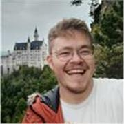 Estudiante de carrera con alto nivel de matemáticas puras al que le encantan a enseñar. Primaria y secundaria 