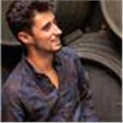 Graduado en Piano Jazz y Música Moderna, con 3 másteres en Producción Musica, Flamencología e Inteligencia Artificial