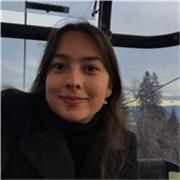 Profesora de inglés imparte clases para todas las edades