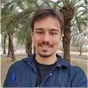 Alumno hablante de inglés, podría ayudar a los que necesiten desarrollar habilidades de hablar y utilizar el inglés.