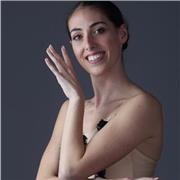Ballerina professionista in danza contemporanea e hip hop, diplomata in tutte le discipline. Lavoro da anni con i bmabinbi