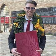 Ex studente con Laurea in Economia e Finanza impartisce lezioni per studenti di tutte le etá fino al liceo